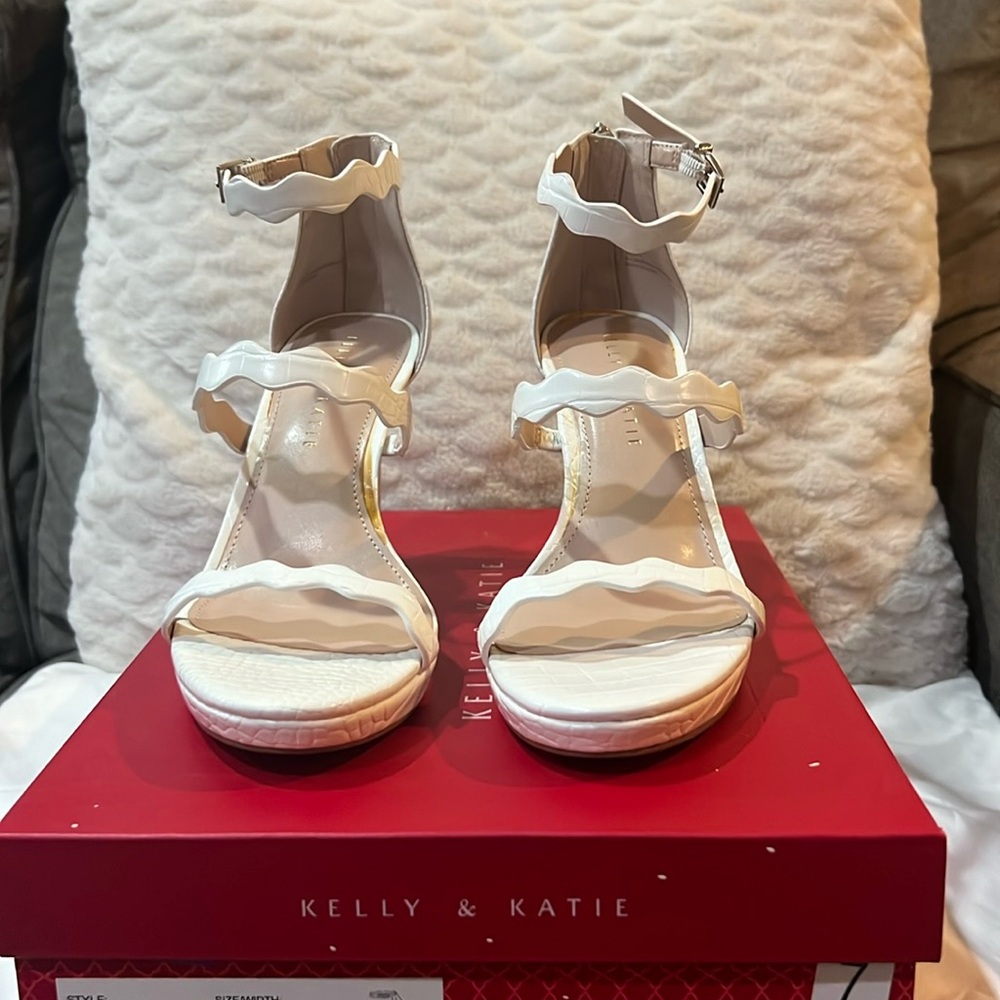 Brand New Beautiful Kelly & Katie heels